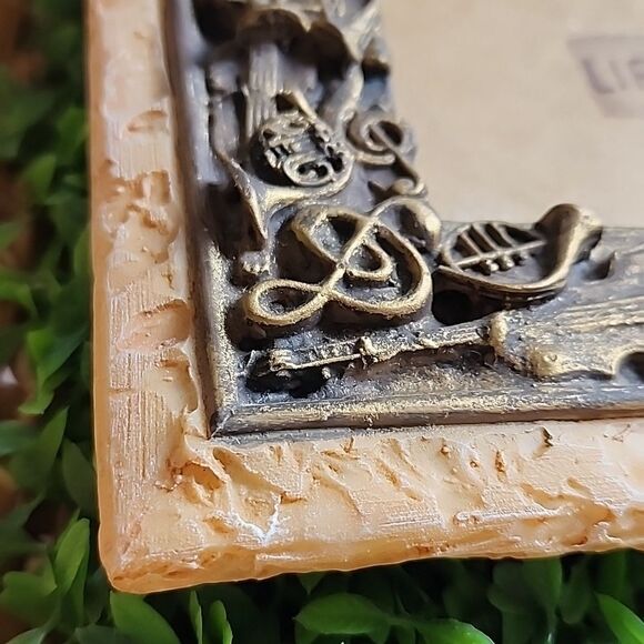 Musical Instrument Picture Frame Embossed Brushed Bronze Resin Stucco - Picture 3 of 10